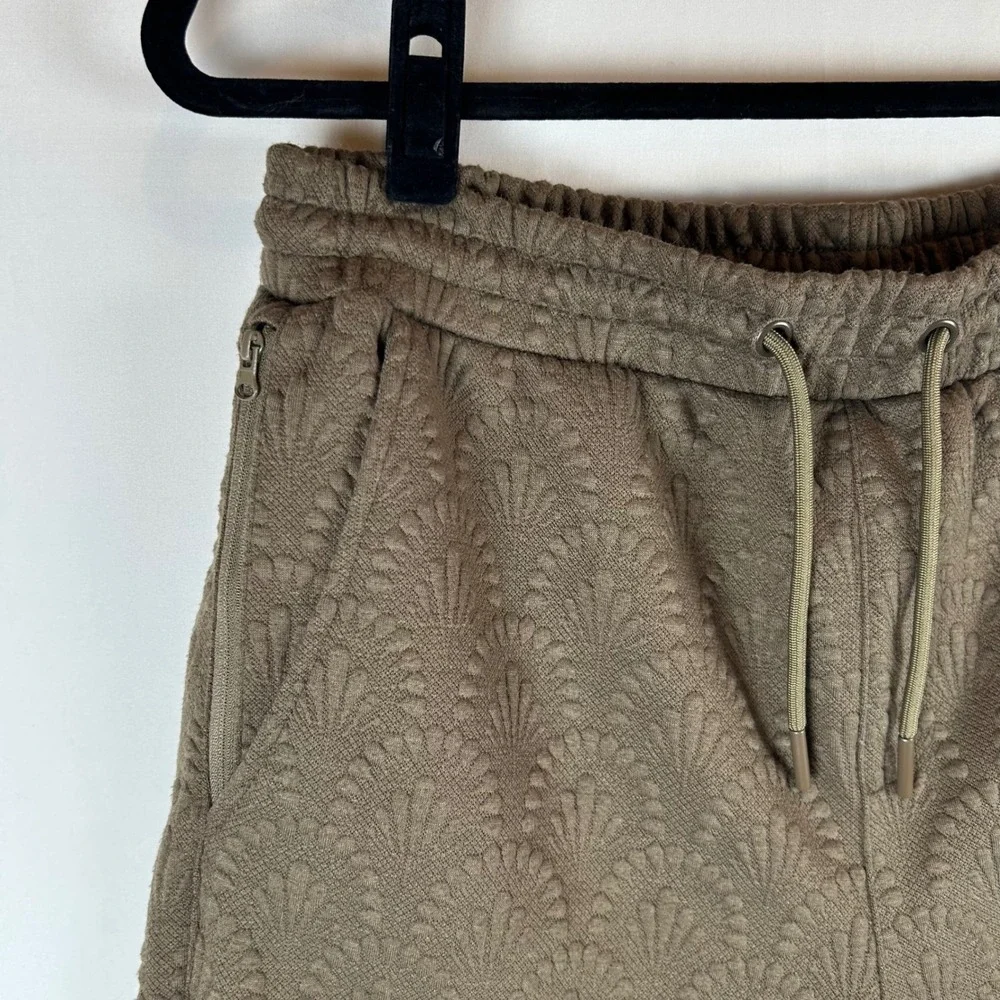 Maison‎ Article Mens Size LG Textured Fan Pattern Drawstring Casual Shorts - Picture 6 of 9